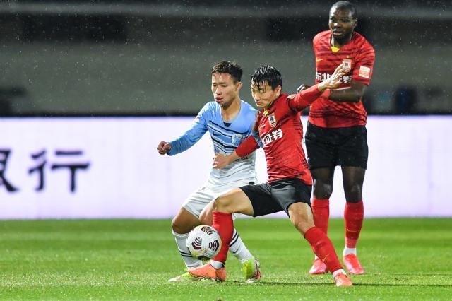 星空体育app-范加斯特：广州城状态回升 韩佳奇有国门的潜力